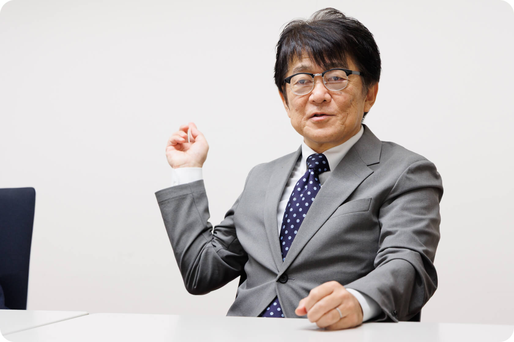 「いまがわ食堂」の開発時を語り合っている写真