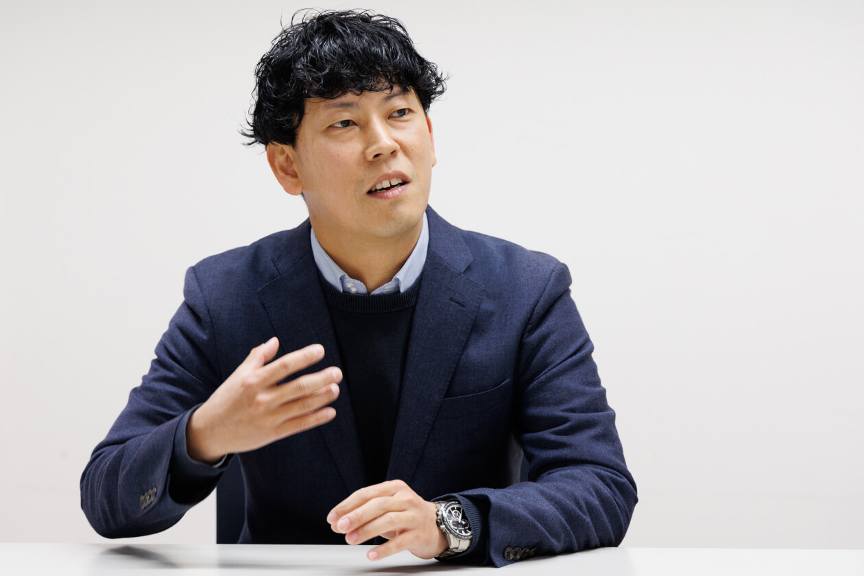 「いまがわ食堂」の開発時を語り合っている写真